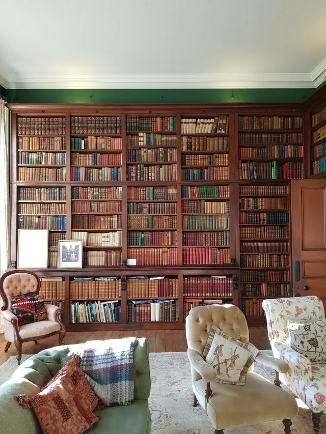 A Single Voice, A Whole Tradition: How Seamus Heaney Became Britain's Window onto Irish Poetry